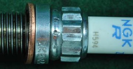 ngk повреждения свечи zkbr7a-htu