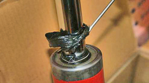 приход амортизаторы KYB